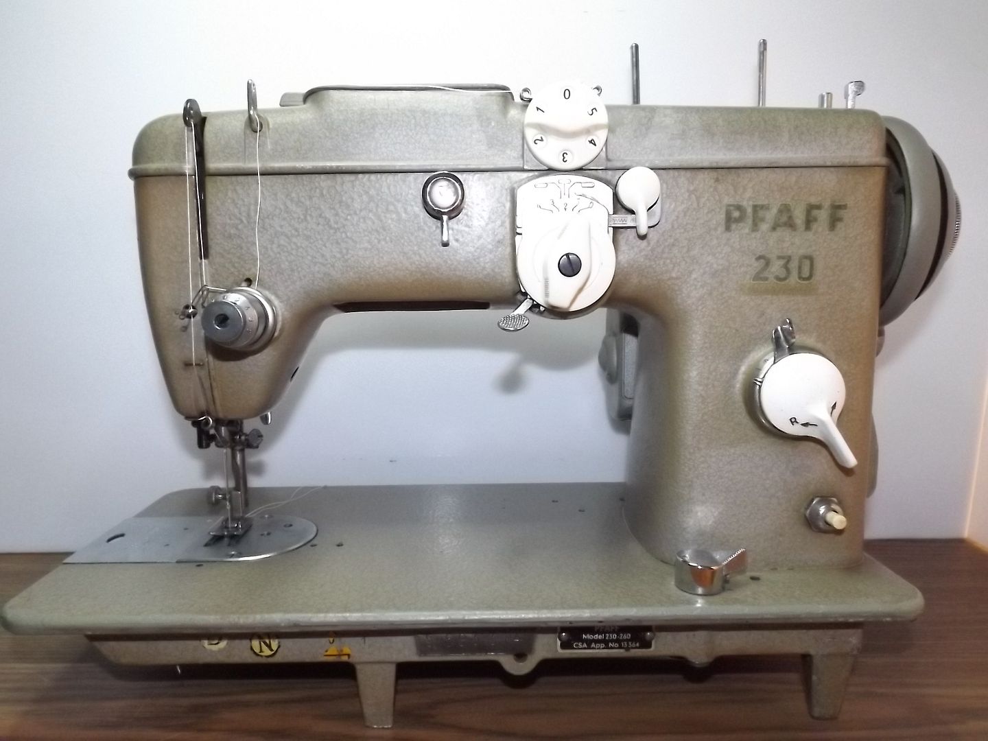 PFAFF 230 Industrial Strength HEAVY DUTY Sewing Machine LEATHER eBay